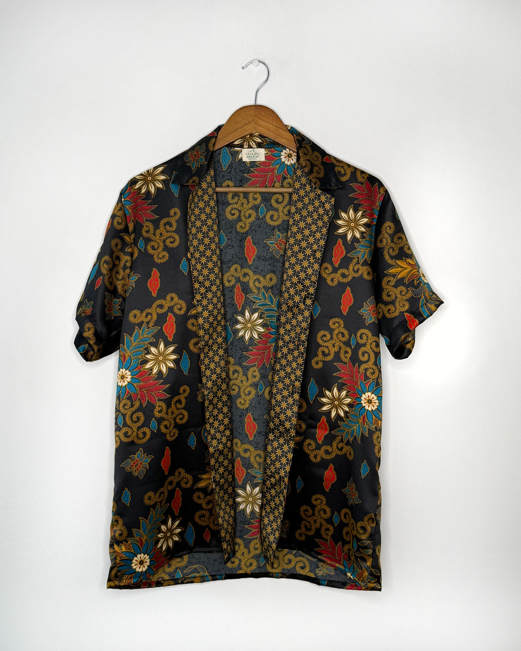 Batik Shirt Short Sleeve_Black Flower