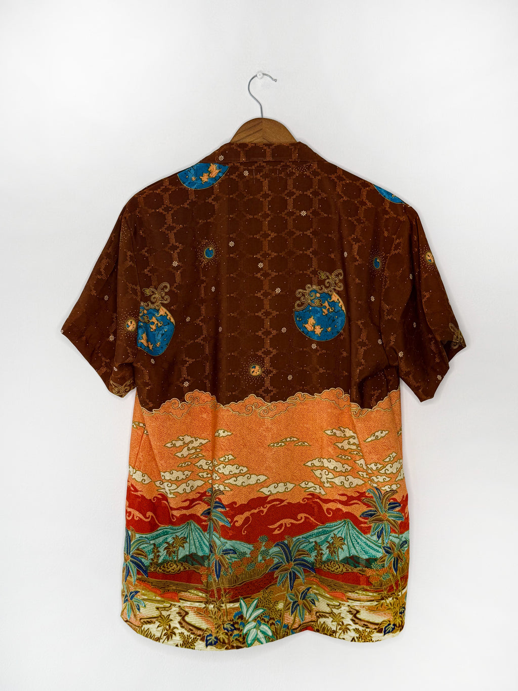 Batik Shirt Short Sleeve - Brown Beach Model