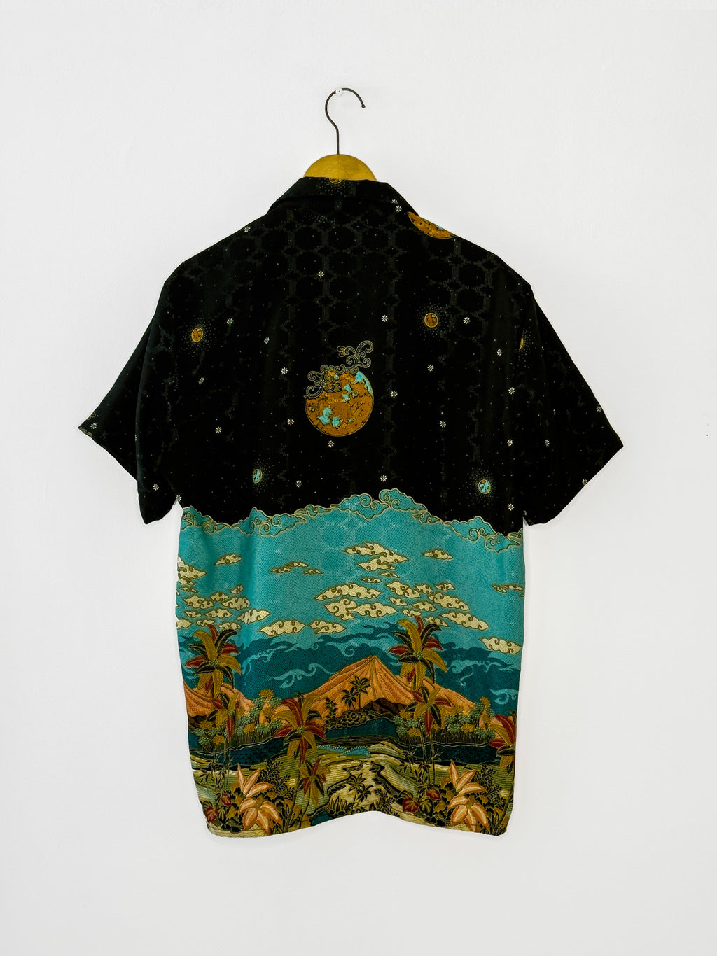 Batik Shirt Short Sleeve - Green Beach Model