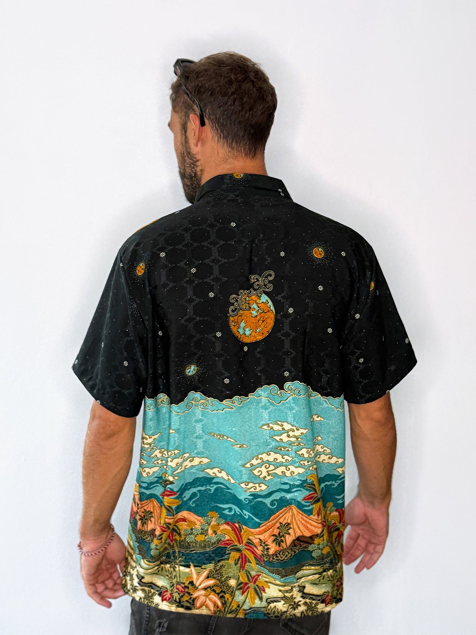 Batik Shirt Short Sleeve - Green Beach Model