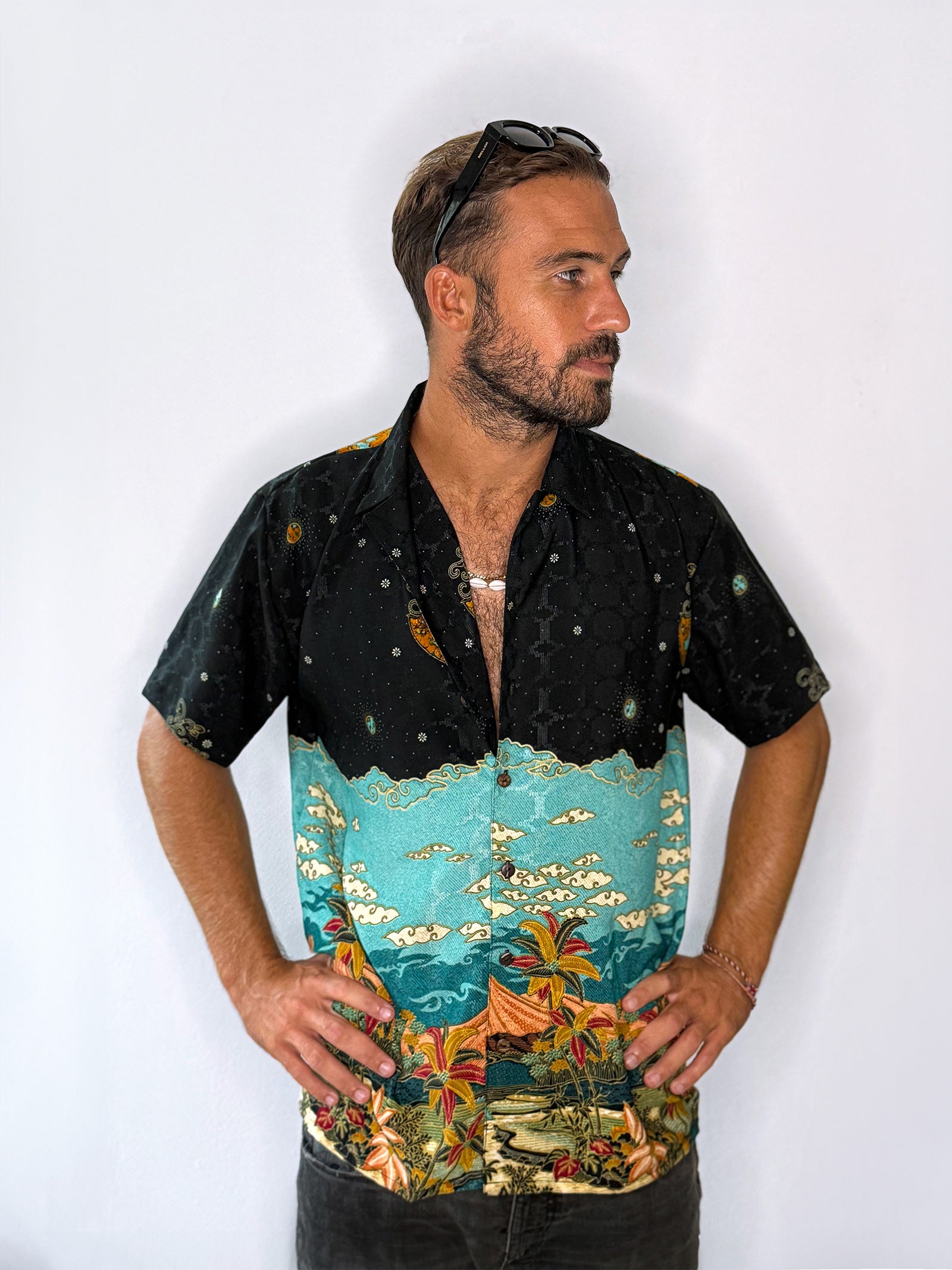 Batik Shirt Short Sleeve - Green Beach Model